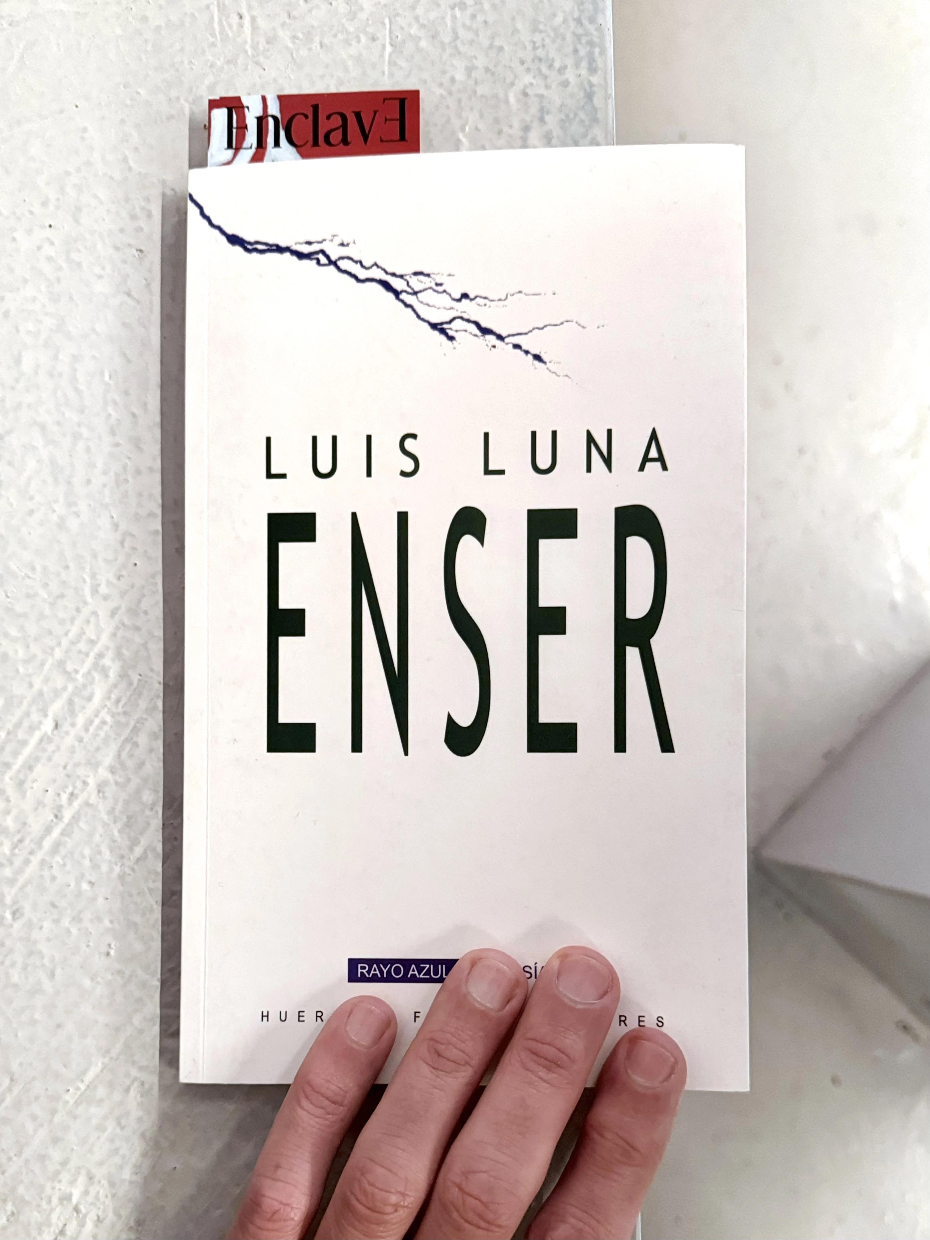 Enser, un libro que acaricia la luna - Caco Martín | Estudio de Diseño ...